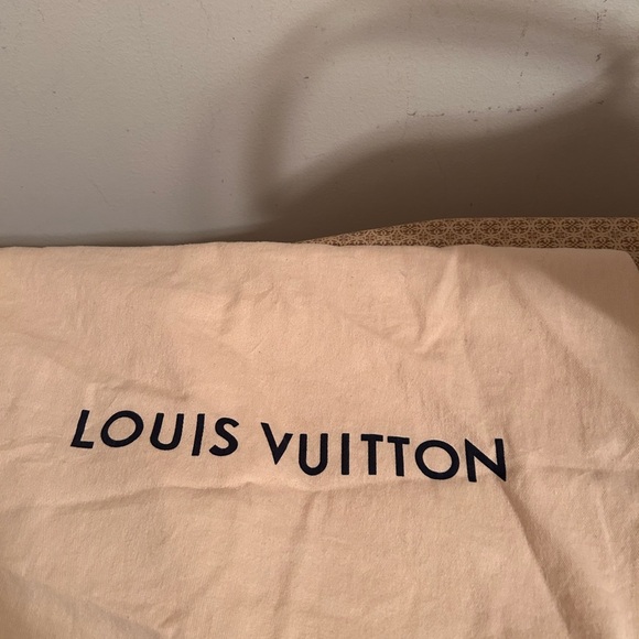 Louis Vuitton Graceful Bag ( Authentic) - Picture 6 of 13
